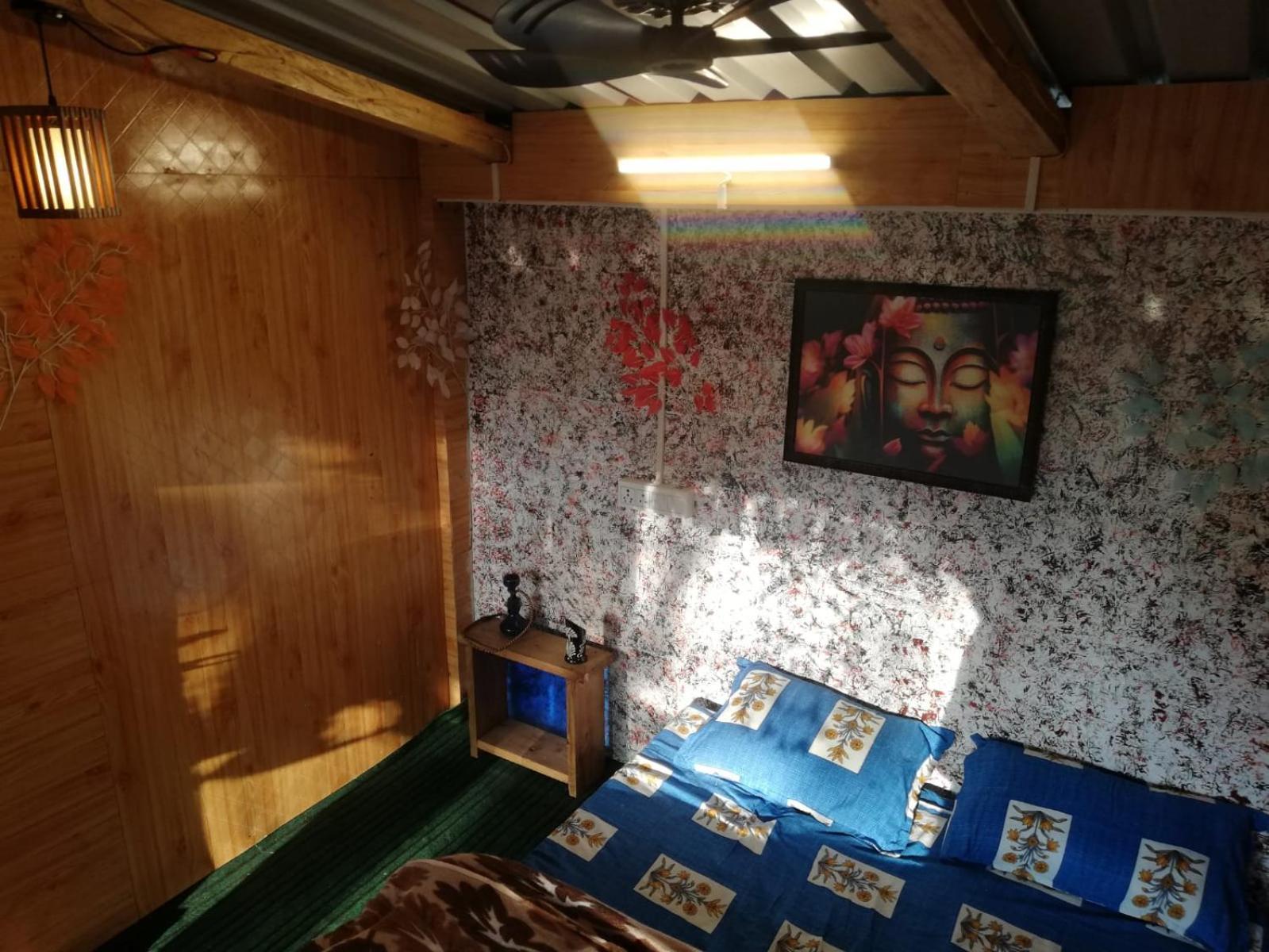 Shanti People Huts & Camp Kasol Room photo